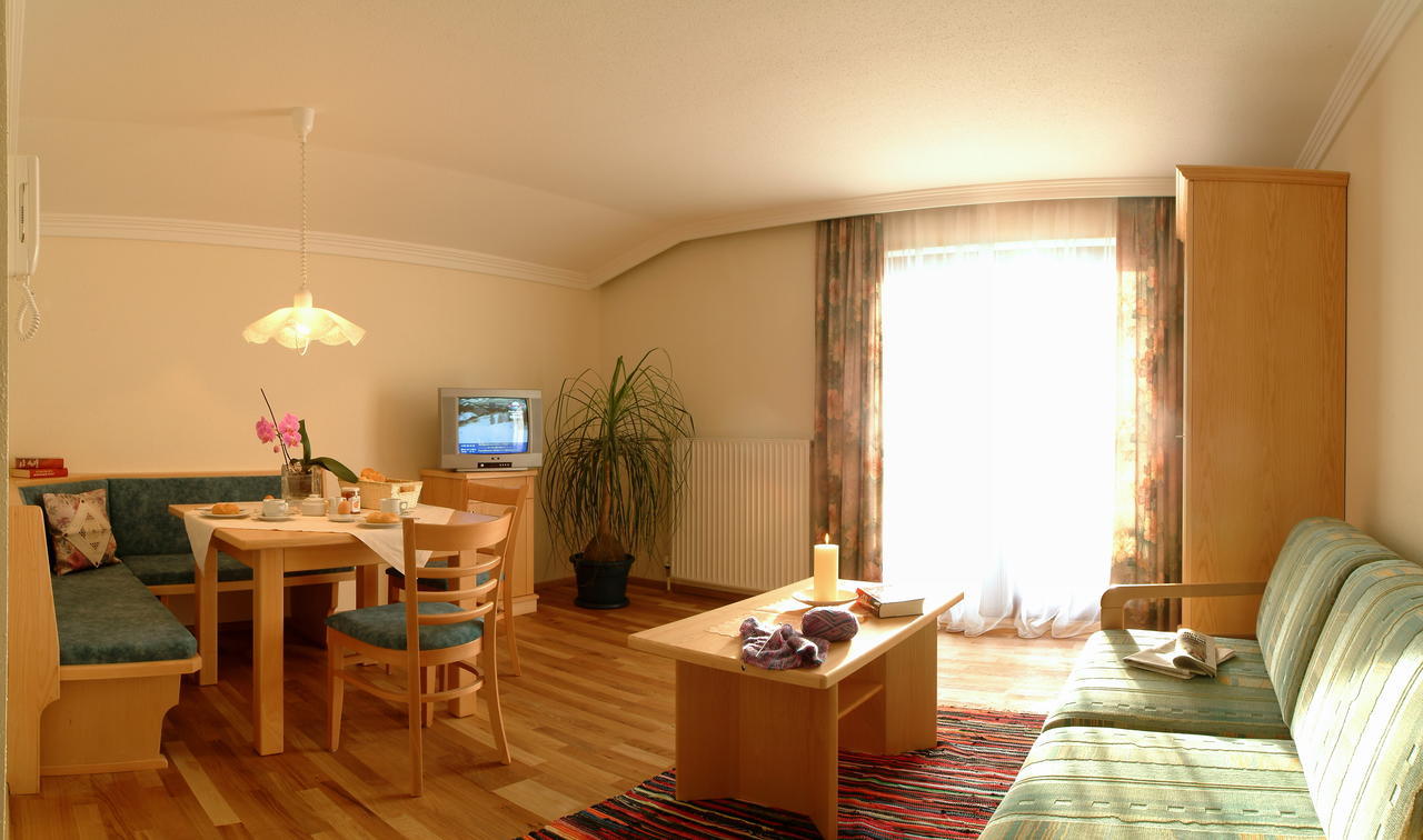 Strampflgut Apartment Dorfgastein Ruang foto